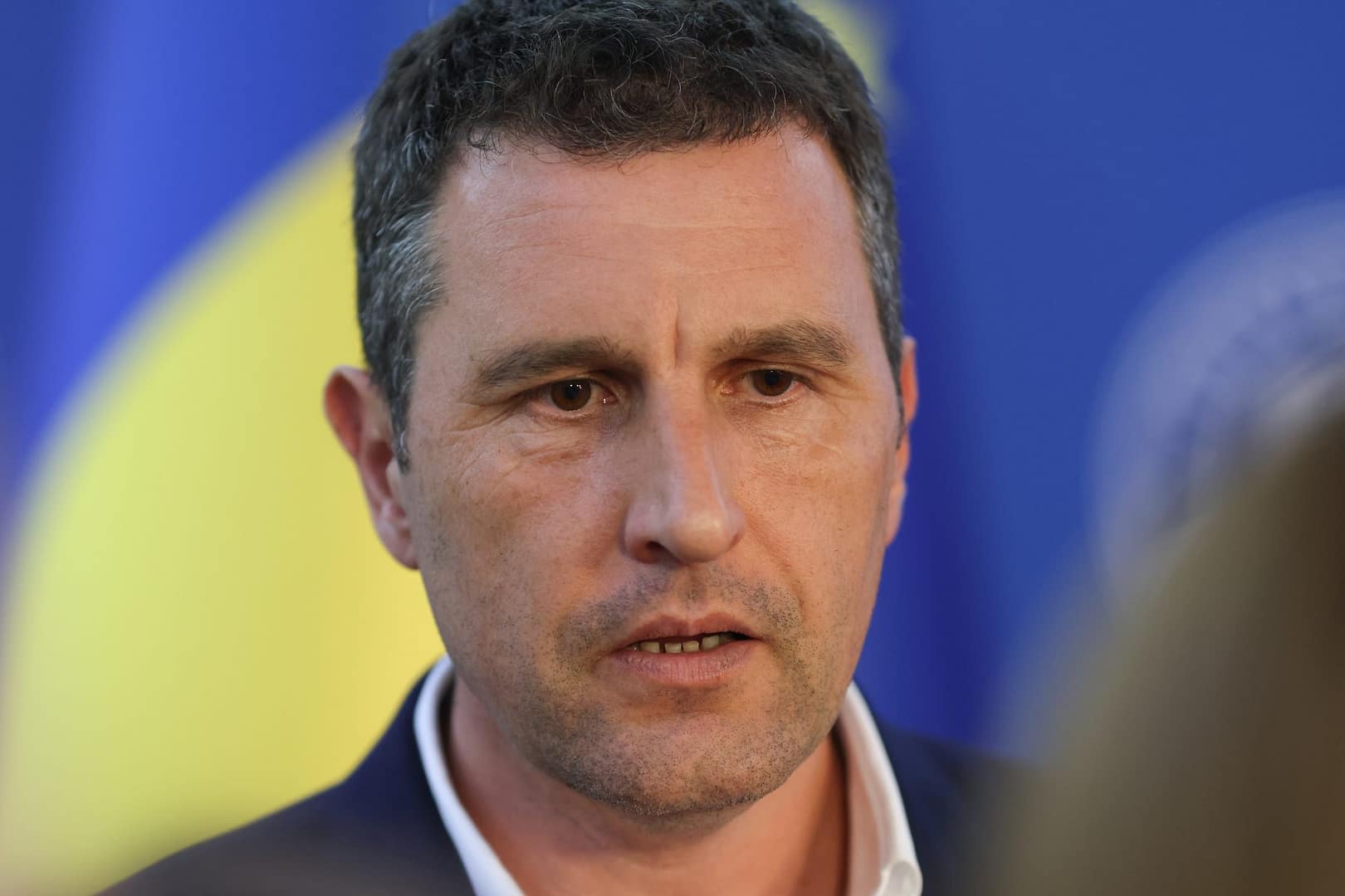 Tanczos Barna, despre incidentul din 2006 când a fost înjunghiat în biroul său „Dumnezeu m-a trimis înapoi”. Despre agresor: „Instanţa a zis că trebuie să îmi dea 10.000 de euro. Nu i-am cerut banii”