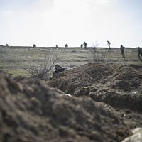 Rușii se regrupează, pregătindu-se pentru un „război insular” intens. Punctul nevralgic identificat de armata ucraineană
