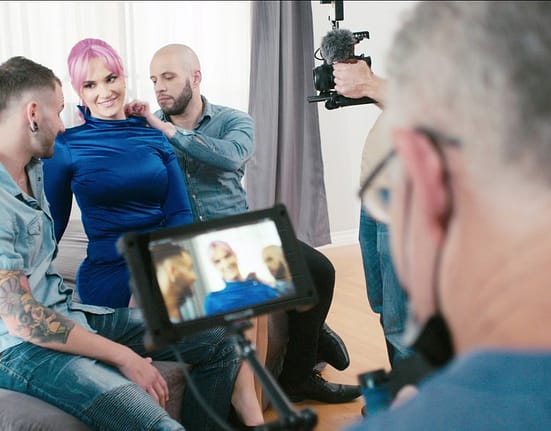Cele mai mari site-uri din industria filmelor pentru adulți suspendă accesul utilizatorilor din Franța