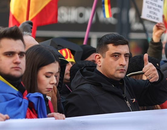 Migrația, noul pariu electoral al AUR, după modelul partidelor suveraniste din Vest