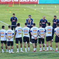Imagini tari de la antrenamentul României » Ce a făcut Lucescu pe gazon + Cine a fost în tribune