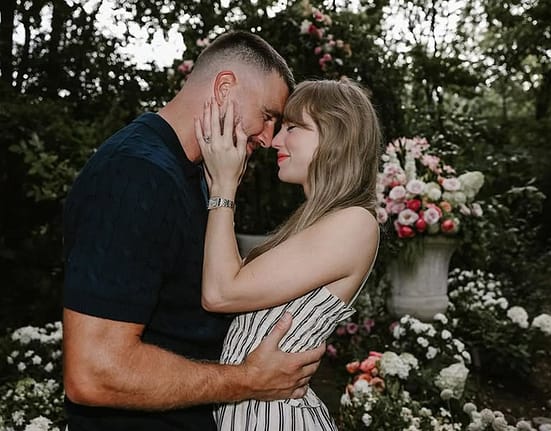 Taylor Swift s-a logodit cu Travis Kelce. Anunțul făcut de cântăreață a primit trei milioane de aprecieri în 30 de minute