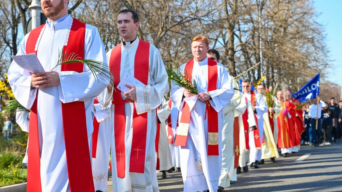 Procesiune în cinstea Sfântului Papă Ioan Paul al II-lea, duminică, pe străzile Capitalei