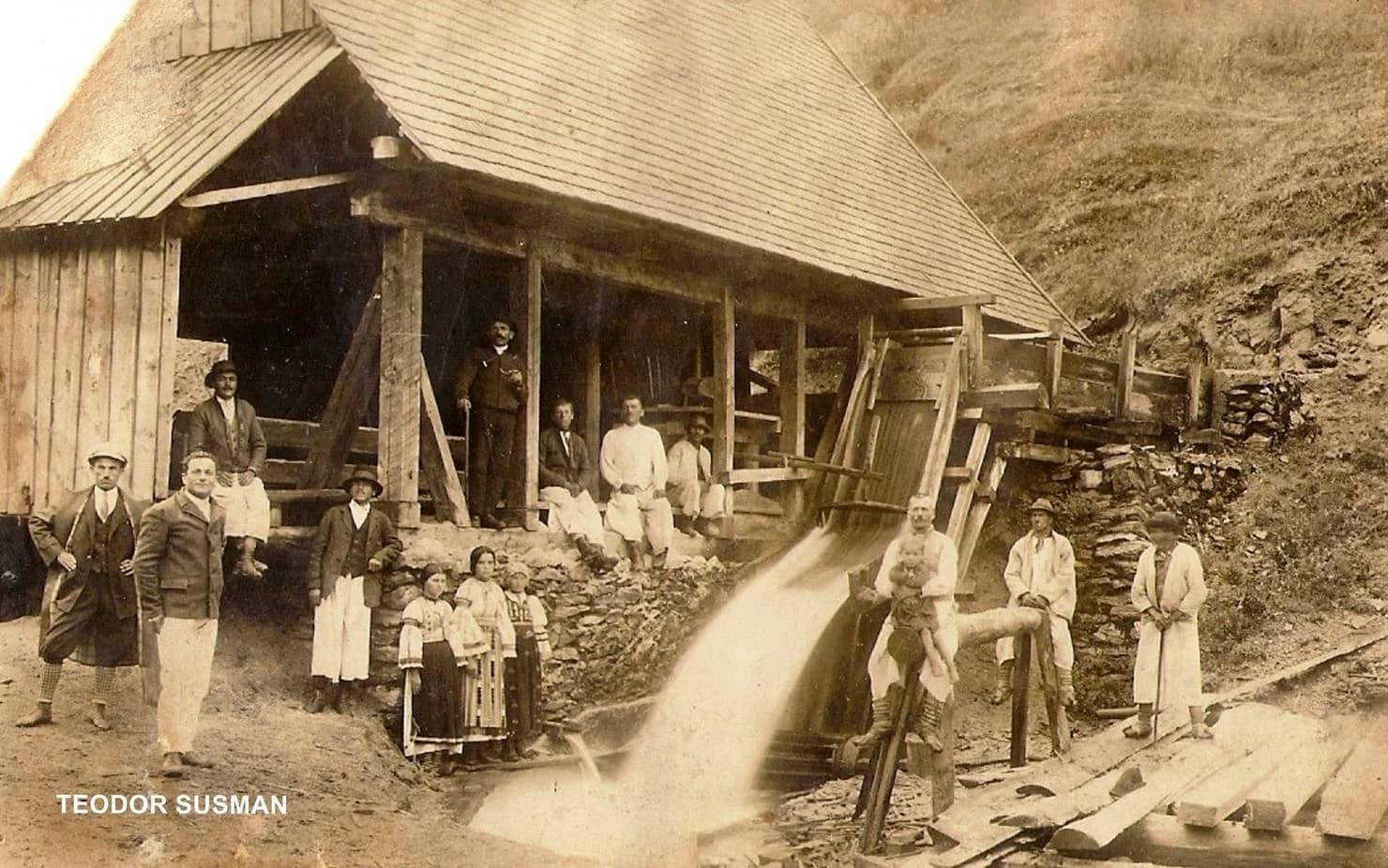 Teodor Șușman și apropiații săi. Sursa: foto: Gheorghe Petrov