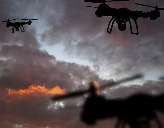 Ucraina lansează în luptă „dronele-mamă” cu inteligență artificială. O nouă eră a războiului automatizat