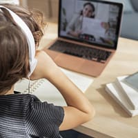 Maturitatea digitală la 16 ani. Interzis pentru minori pe rețele! Premieră în România