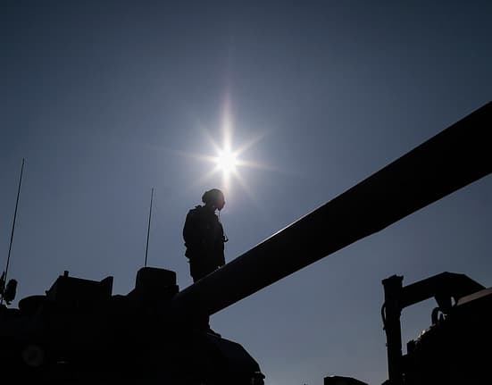 Europenii susțin creșterea cheltuielilor pentru Apărare în fața amenințării ruse. Ce spun despre serviciul militar obligatoriu SONDAJ