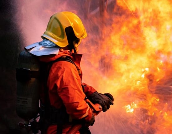 Exploziile și incendiile se repetă, autoritățile bâjbâie. Experți: Sistemul de gaze este vulnerabil și ignorat