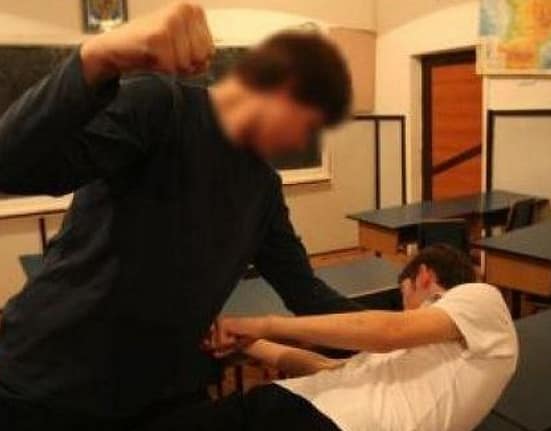 Totul despre „Butonul roșu” din școli. Cum facem ca „pâra” să se transforme în responsabilitate
