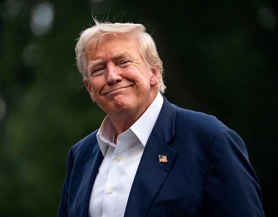 Lăudați-l pe Trump și vorbiți cât mai simplu: Cum s-a pregătit delegația unei țări pentru negocierea cu SUA