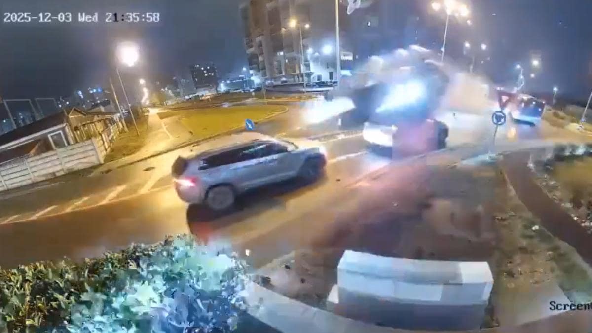 Ce s-ar fi întâmplat, de fapt, cu șoferul care a zburat cu mașina printr-un sens giratoriu din Oradea / video viral