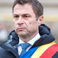 DNA percheziționează casa și biroul primarului liberal al Mangaliei. Edilul ar fi luat șpagă