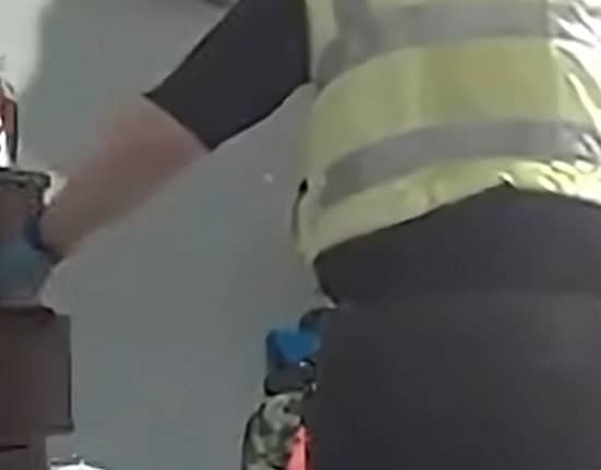 Ofițer de poliție, condamnat la închisoare pentru furtul lenjeriei intime a unei femei în timpul unei percheziții