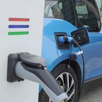 Rabla auto pentru instituții publice: Bugetul pentru electrice și hibrid s-a epuizat într-un timp record