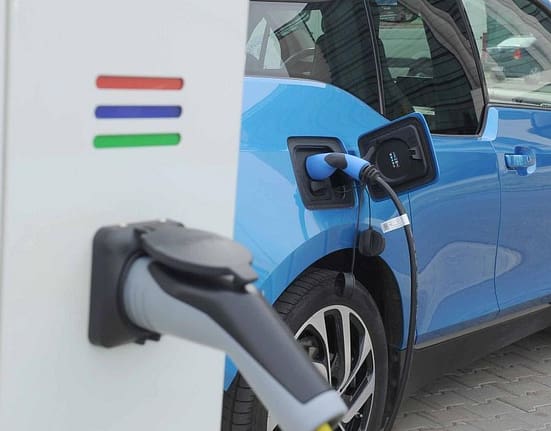 Rabla auto pentru instituții publice: Bugetul pentru electrice și hibrid s-a epuizat într-un timp record