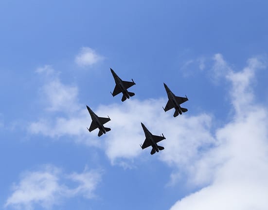 Accident aviatic în Polonia: Un avion F-16 s-a prăbușit în timpul repetițiilor pentru un spectacol aerian. Pilotul a murit