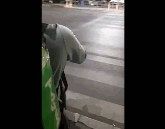 Cum explică un psiholog atacul asupra livratorului nepalez