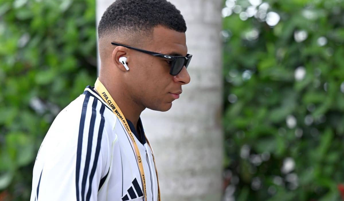 Kylian Mbappe, suspectat de dare de mită! » O revistă satirică a lansat „bomba” + Parchetul a deschis anchetă