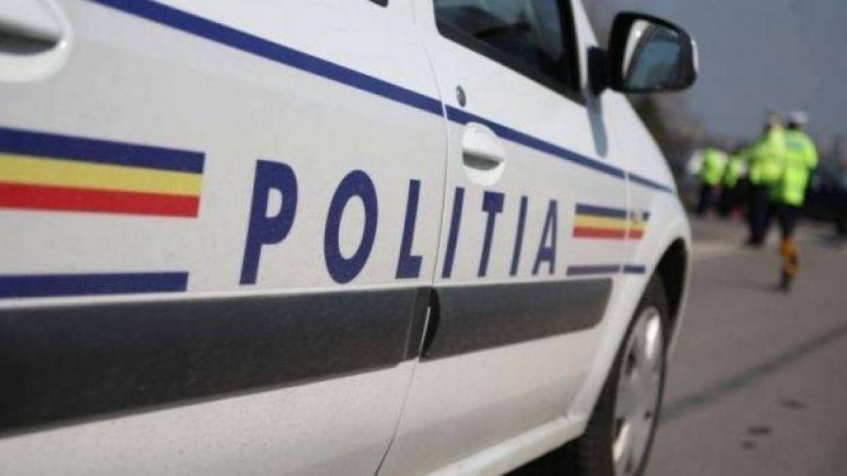 Restricții pe Centura Capitalei. Un TIR cu glucoză s-a răsturnat