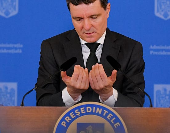 Nicușor Dan și-a depus declarația de avere. A inclus lista celor 400 de persoane care l-au împrumutat în campanie