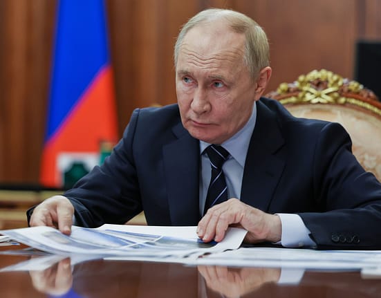 După ce a susținut că sancțiunile SUA nu vor afecta semnificativ economia Rusiei, Putin și-a trimis emisarul economic special să discute cu administrația Trump