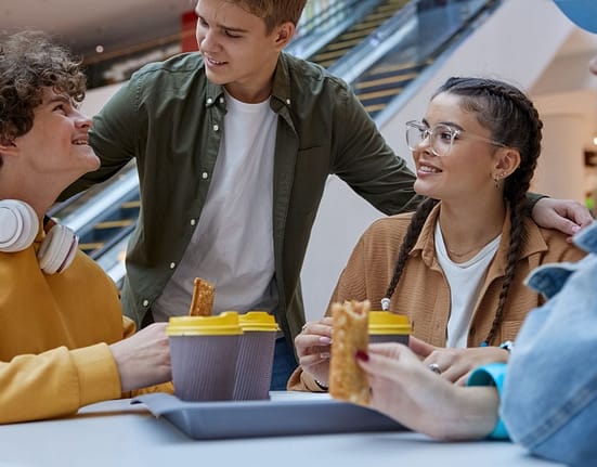 Abilităţi pe care europenii le dobândesc în adolescenţă şi americanii abia la maturitate