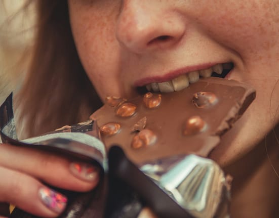 De ce vrem dulciuri exact când ne apucăm de dietă? Explicația surprinzătoare