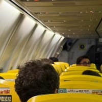 Președintele Nicușor Dan, surprins la „low cost” de o româncă. Unde a zburat șeful statului