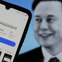 Scandal cu chatbotul lui Elon Musk: Mii de conversații cu Grok, făcute publice fără acordul utilizatorilor