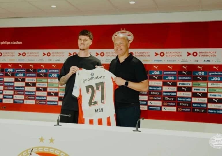 Dennis Man a bătut palma cu PSV Eindhoven  Foto/Twitter