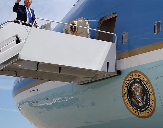 Cadourile primite de Trump în Orientul Mijlociu, „fără precedent”. „Veți vedea Qatar și Emiratele Arabe într-un fel de război al ofertelor”