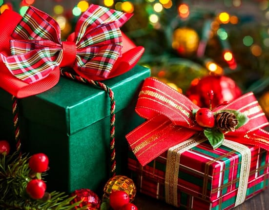 Sărbătorile de iarnă pun presiune pe bugetele românilor: Cât costă cadourile pentru persoanele dragi