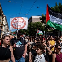 Mii de oameni au protestat sâmbătă la Roma împotriva „celui mai mare atac asupra libertății de disidență din istoria Republicii Italiene”