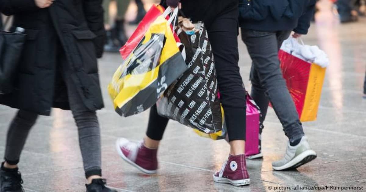 Ce trebuie să facă românii pentru a rezista austerității și scumpirilor. Cinci sfaturi de supraviețuire de la specialiști în domeniul financiar