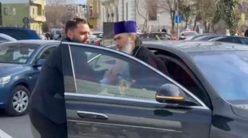 Preoții din Constanța au pus mână de la mână și au cumpărat pentru IPS Teodosie mașină de aproape 150.000 de euro