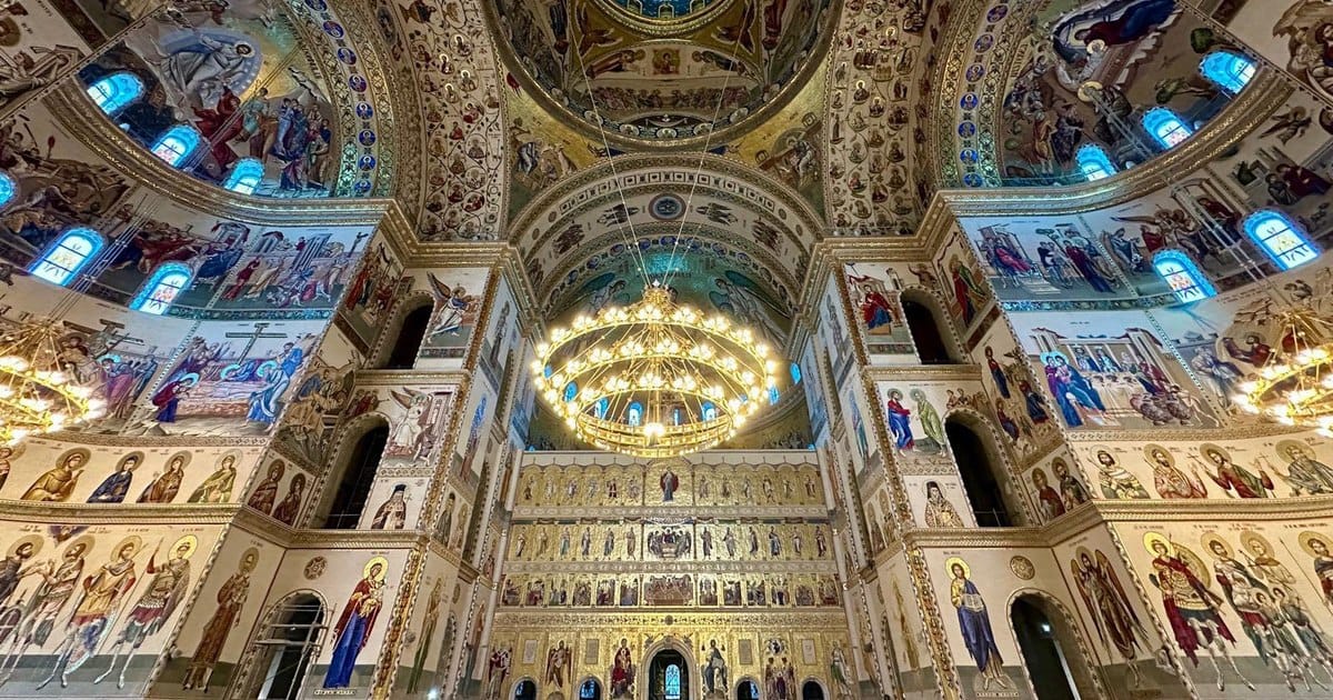 Cum arată interiorul Catedralei Naționale după înlăturarea schelelor. Patriarhul Ecumenic și Patriarhul României vor sfinți lăcașul în luna octombrie