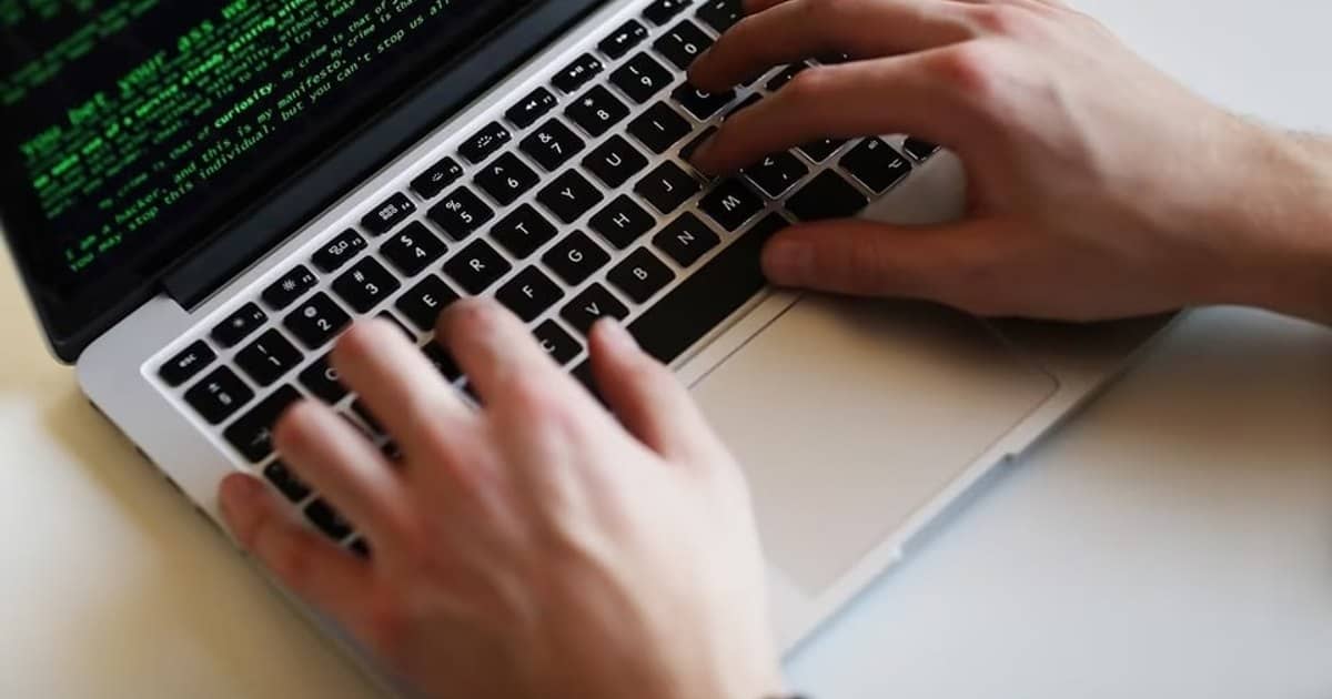 Peste 4.000 de site-uri restricționate în Republica Moldova în urma unui val de atacuri cibernetice