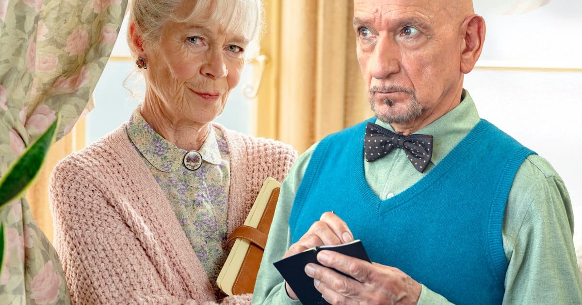 INTERVIU Sir Ben Kingsley și Celia Imrie, despre bătrânețe ca reinventare și legătura cu generațiile viitoare. „Butonatul nu înseamnă dobândirea înțelepciunii“