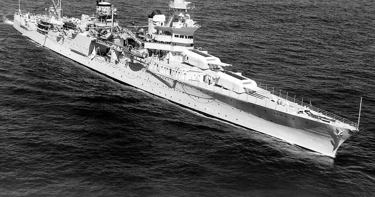 Povestea naufragiului care a inspirat filmul „Fălci“, în care 150 de marinari au fost mâncați de vii după ce nava de război americană s-a scufundat