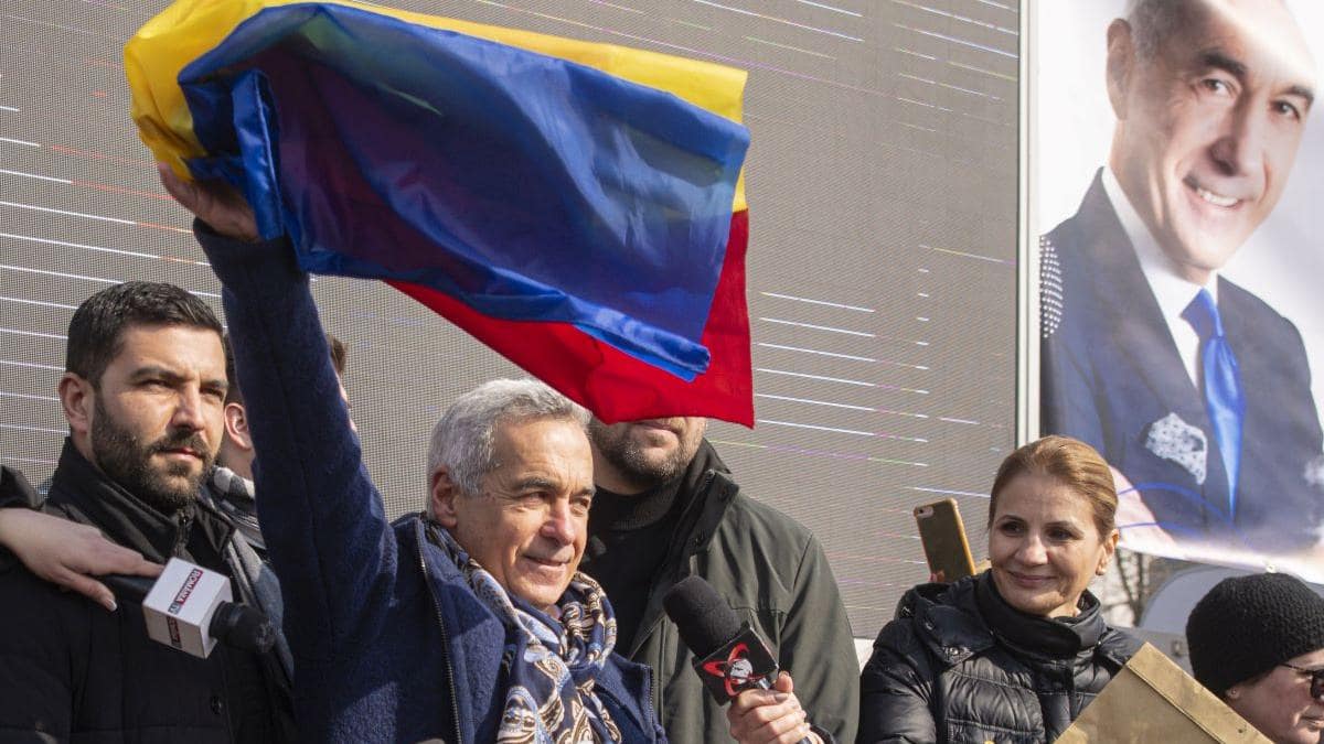 Cine este finanțatorul lui Călin Georgescu care evită să călătorească în România, de teamă să nu fie arestat