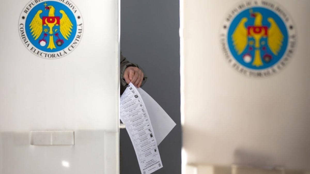 Alegeri pe muchie de cuțit. Republica Moldova, între Bruxelles și Moscova