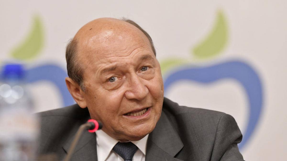 Băsescu, despre Călin Georgescu: Promitea resursele țării oricui îi dă bani de campanie