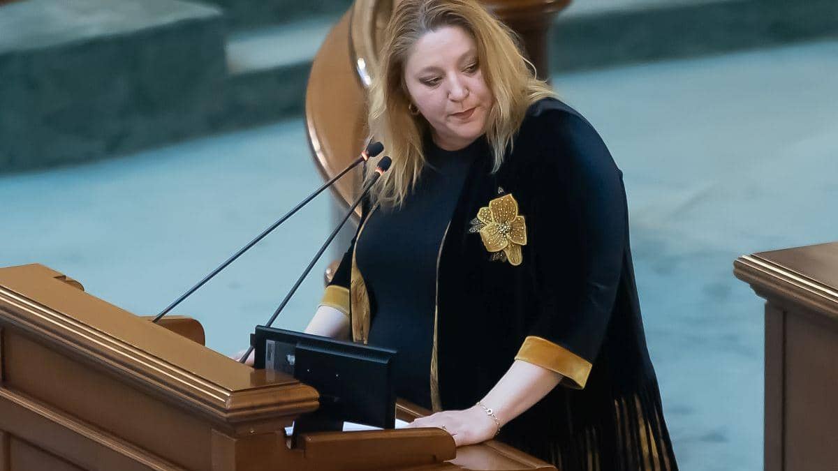 Șefa SOS, Diana Șoșoacă, a divorțat a treia oară