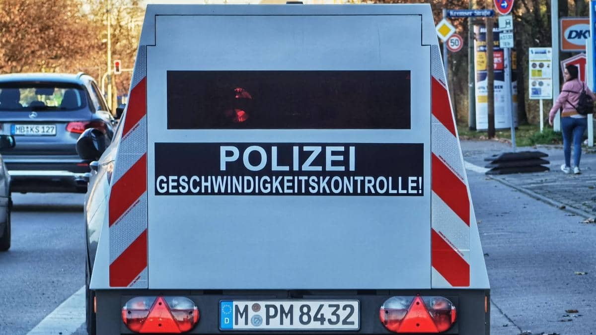 Mai mulți răniți după ce o mașină a intrat în mulțime, în Stuttgart