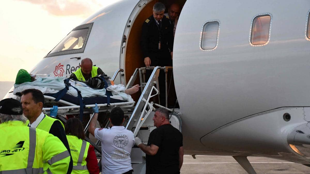Scandal la bordul avionului București-Oslo. Nouă persoane au fost debarcate