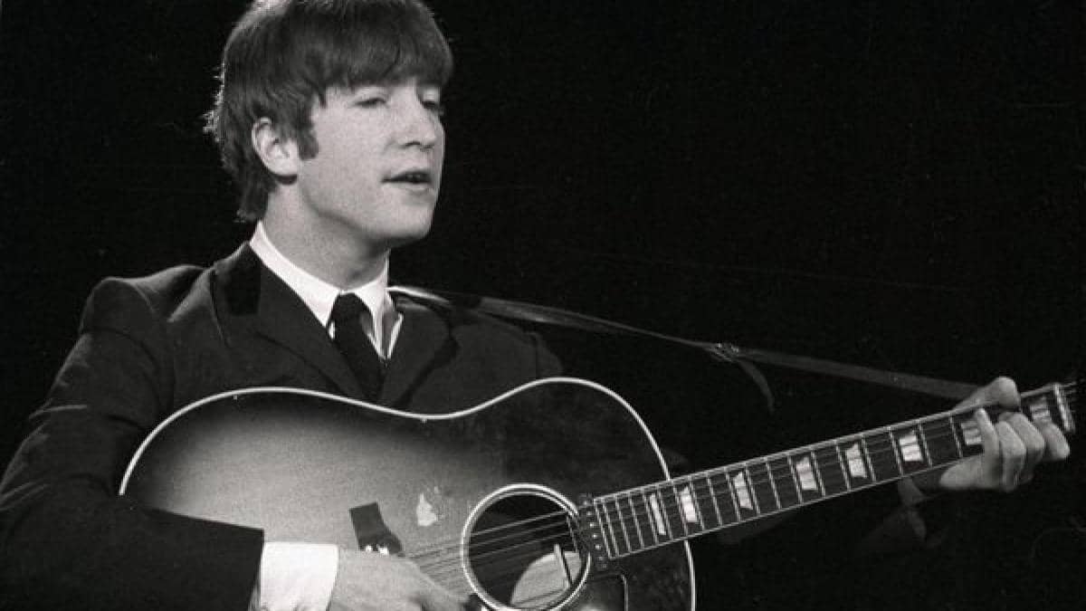 O scrisoare de dragoste a lui John Lennon către prima sa soție, scoasă la licitație la Londra