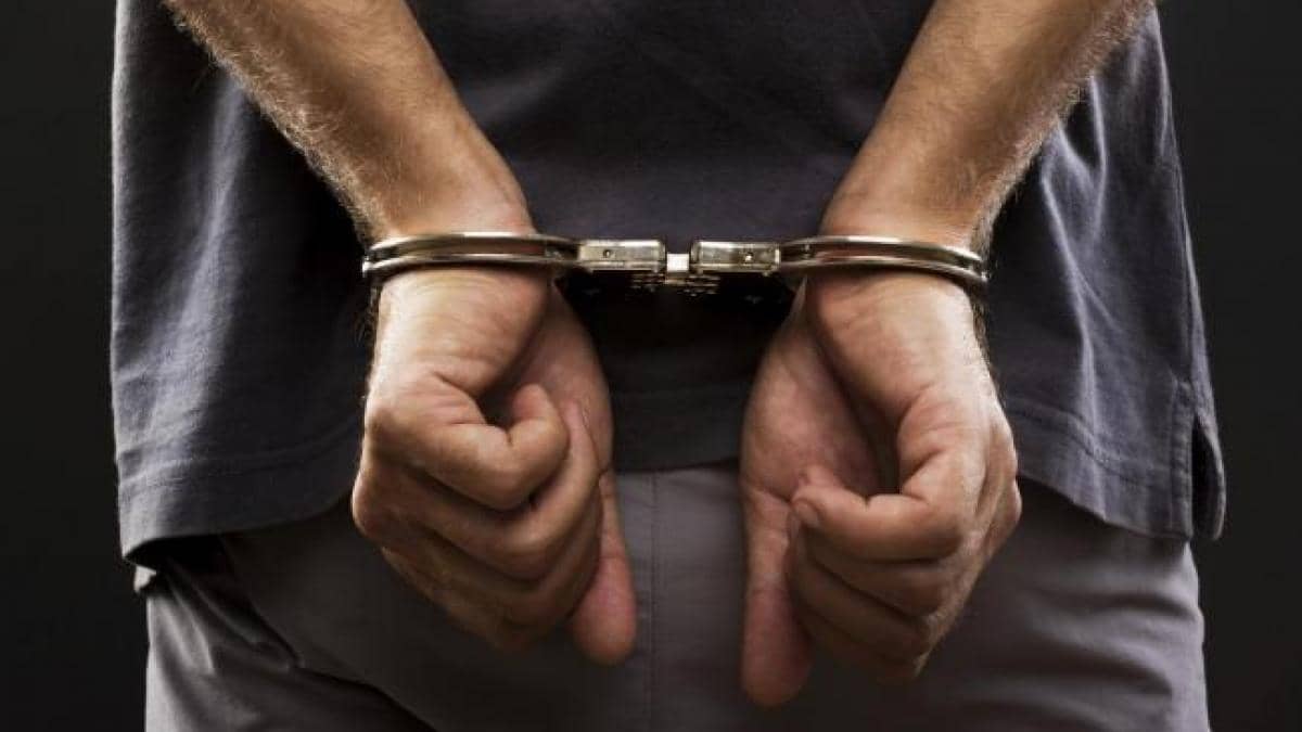  Tânără ținută cu forța în locuința unui bărbat. Acesta a fost reținut