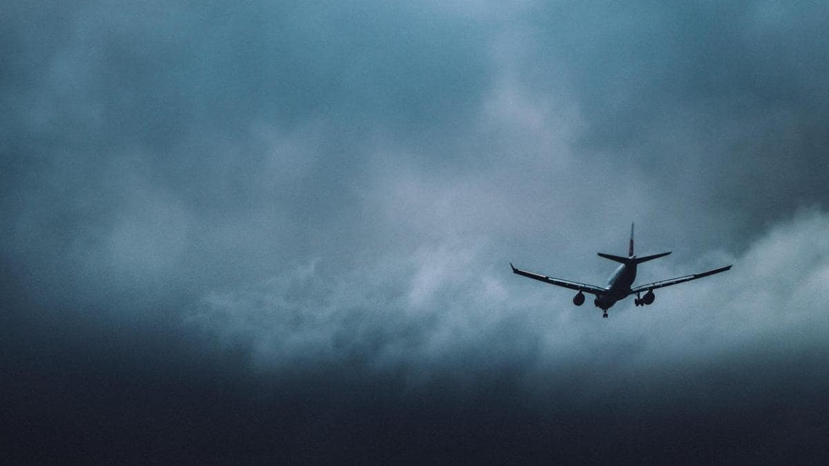 Avioanele de la Salonic și Londra nu au putut ateriza pe Otopeni din cauza furtunii. Unde au fost direcționate