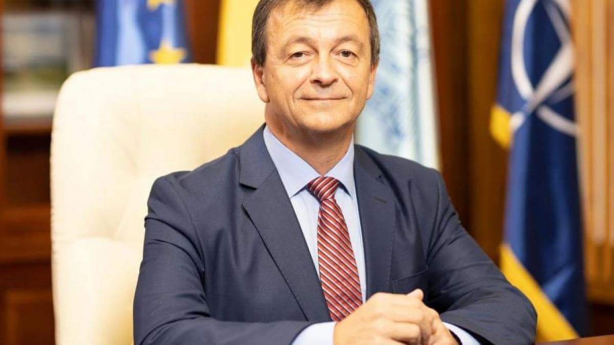 Lucian Puiu Georgescu, fost rector al Universității „Dunărea de Jos” din Galați, s-a înscris în PUSL. Personalitate marcantă a mediului universitar, aduce prestigiu și viziune formațiunii