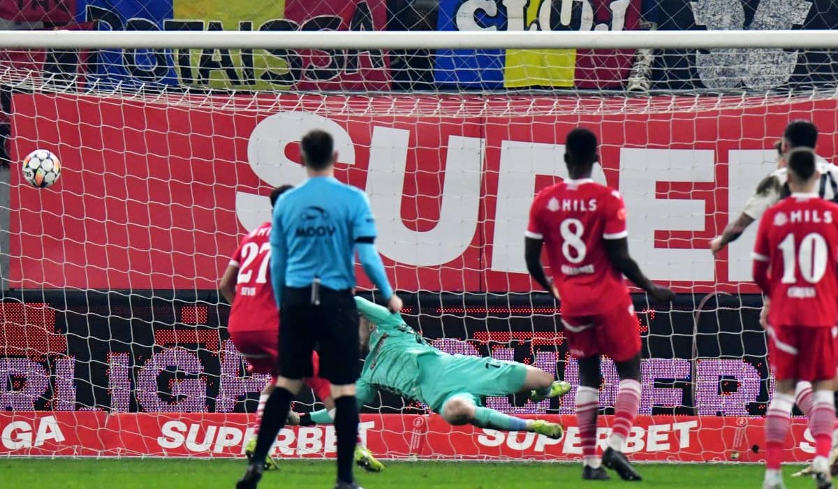 Mister „Clean Sheet” » Secretele lui Alexandru Roșca, omul imbatabil de la Dinamo: „Vorbesc foarte mult, lucrează împreună”